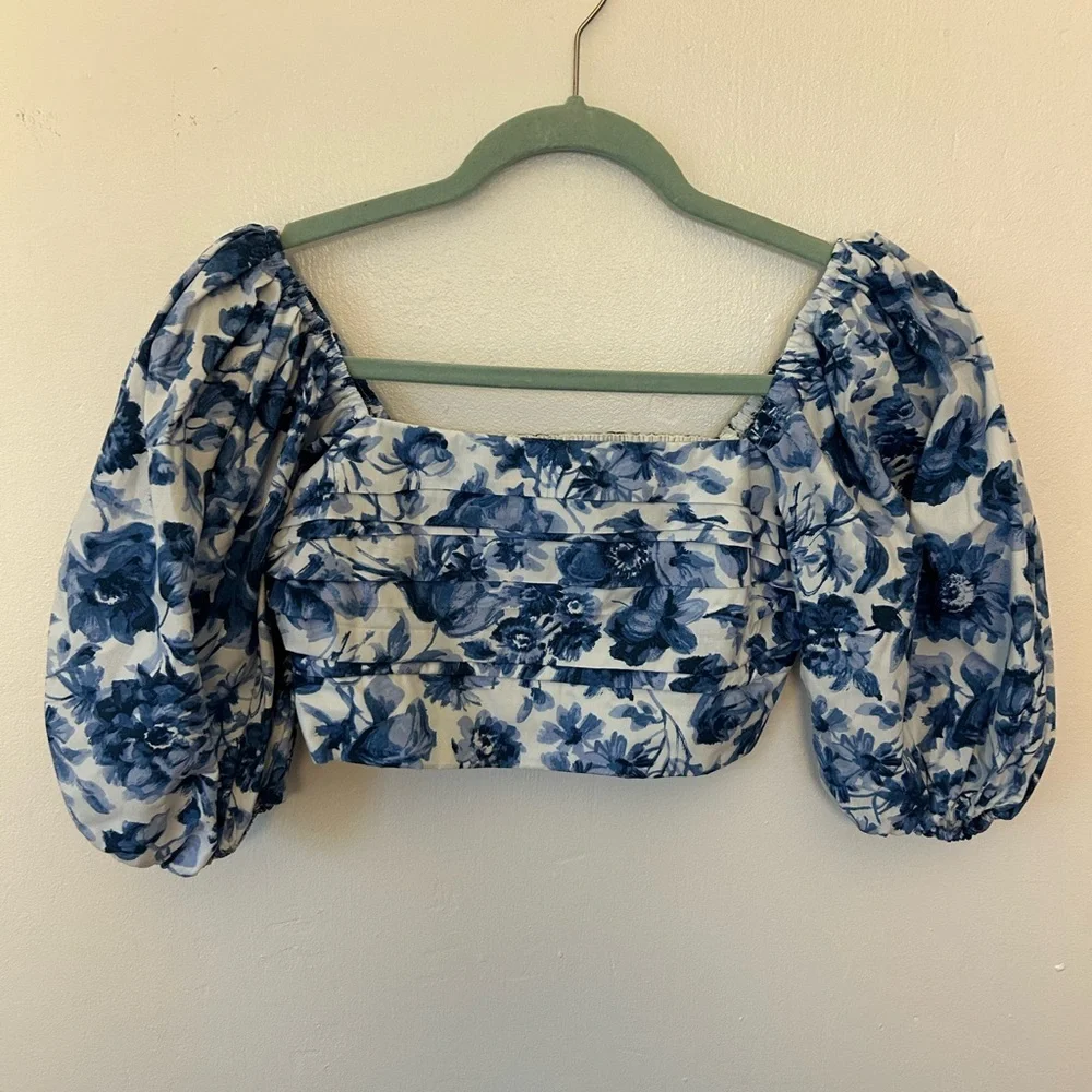 Abercrombie & Fitch Blue and White Floral Puff-Sleeve Crop Top